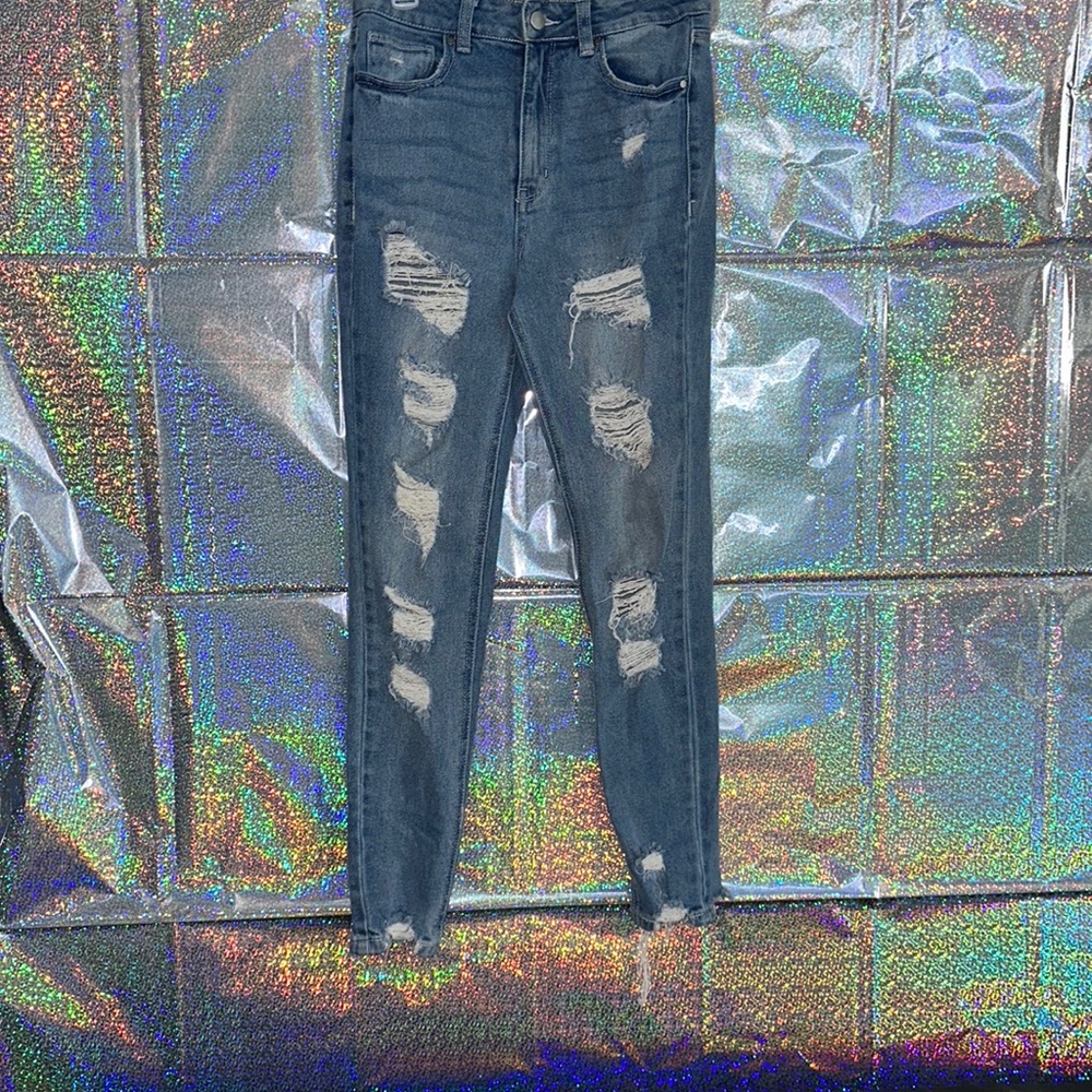 light wash, ripped Tinseltown jeans, size 7 ☺️
